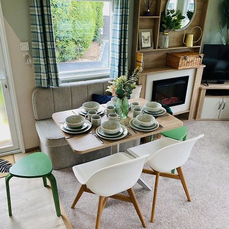 The Sanctuary Holiday Home - Escape The Ordinary Knaresborough Bagian luar foto