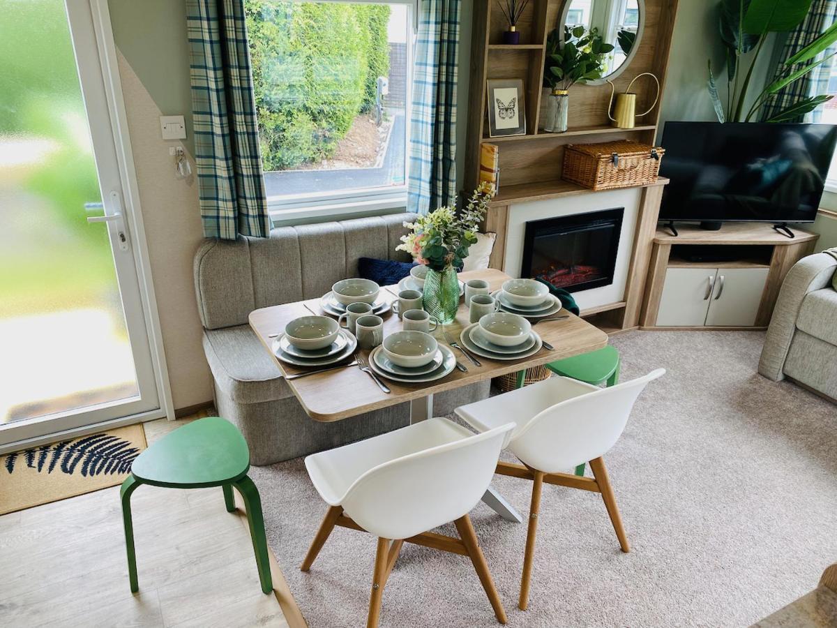 The Sanctuary Holiday Home - Escape The Ordinary Knaresborough Bagian luar foto