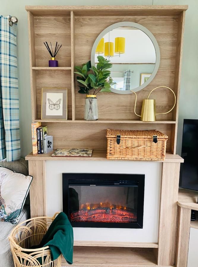 The Sanctuary Holiday Home - Escape The Ordinary Knaresborough Bagian luar foto