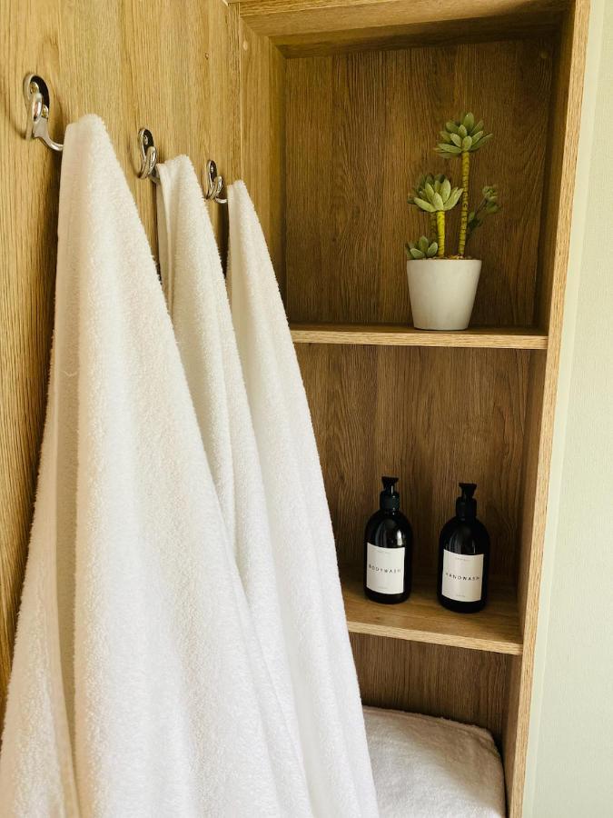 The Sanctuary Holiday Home - Escape The Ordinary Knaresborough Bagian luar foto