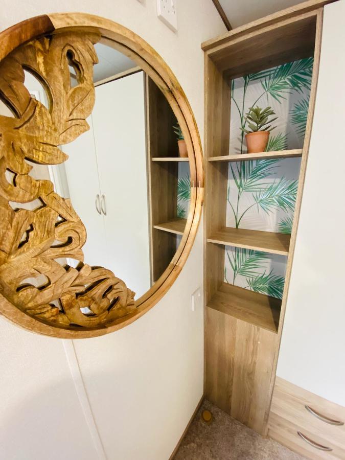 The Sanctuary Holiday Home - Escape The Ordinary Knaresborough Bagian luar foto